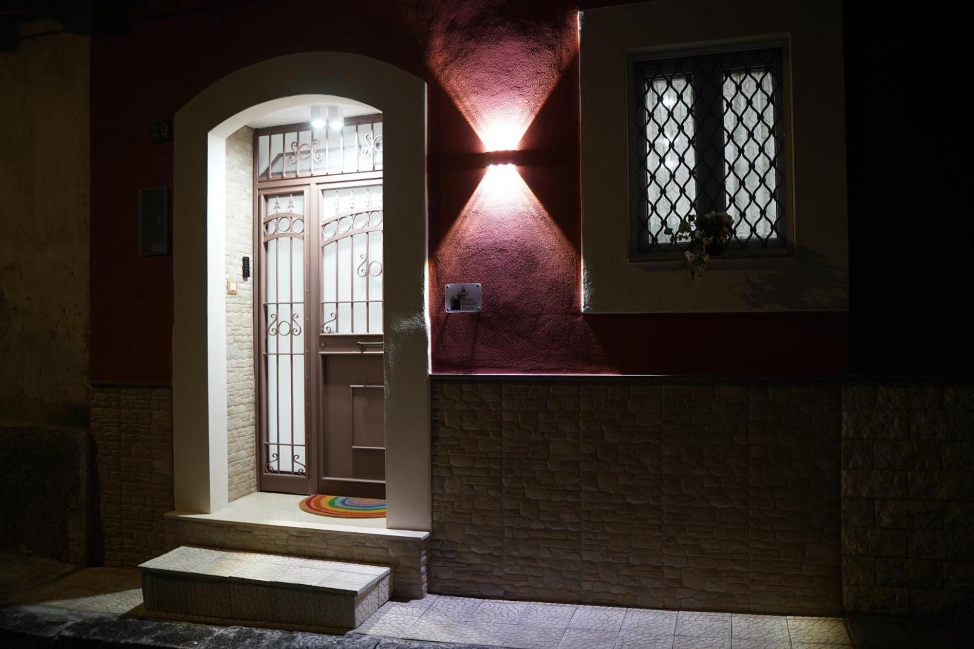 Happy Historic House *